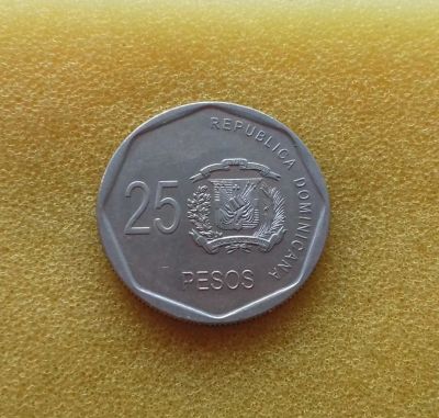 Лот: 11577182. Фото: 1. 25 песо 2008 года. Доминиканская... Америка