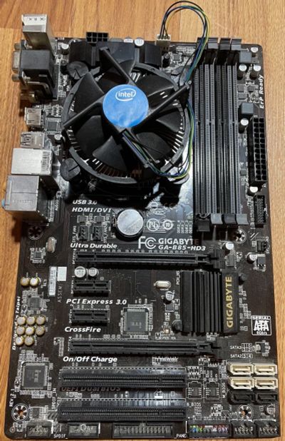 Лот: 18028702. Фото: 1. Материнская плата Gigabyte GA-B85-HD3. Материнские платы