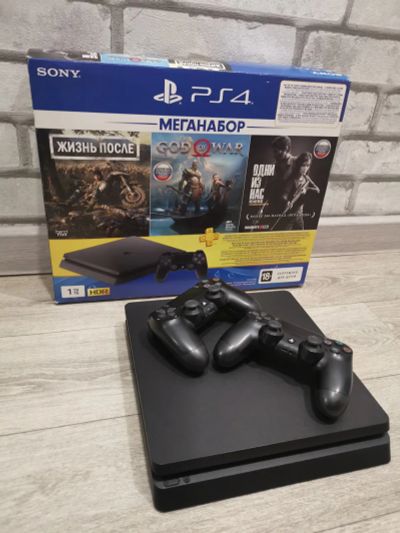 Лот: 24848358. Фото: 1. Sony Playstation 4 Slim 1TB +2... Игры для консолей