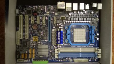 Лот: 18378361. Фото: 1. mb Gigabyte MA770T-UD3P, не стартует. Материнские платы