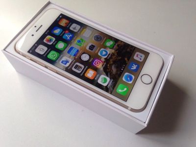 Лот: 11317916. Фото: 1. iPhone 6 16GB Gold. Смартфоны