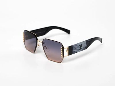 Лот: 21993051. Фото: 1. Очки Louis Vuitton. Очки солнцезащитные