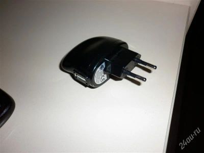 Лот: 1700576. Фото: 1. USB зарядное устройство. Зарядные устройства, блоки питания, адаптеры сетевые для смартфонов
