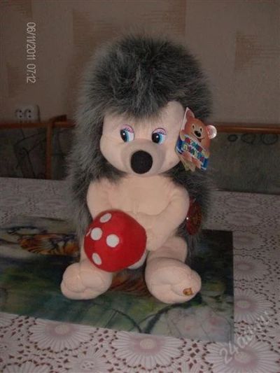 Лот: 1319922. Фото: 1. Игрушка "Ежик музыкальный". Мягкие