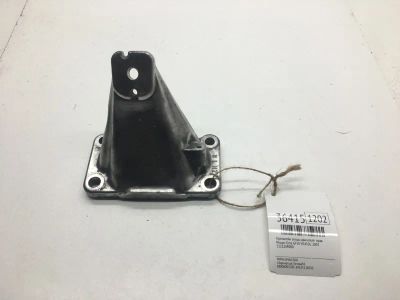 Лот: 20387913. Фото: 1. Кронштейн опоры двигателя Nissan... Двигатель и элементы двигателя