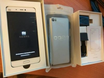 Лот: 8570906. Фото: 1. Xiaomi Mi5 White (белый) / 3Gb... Смартфоны