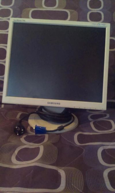 Лот: 4182337. Фото: 1. Samsung SyncMaster 710n. ЖК-мониторы