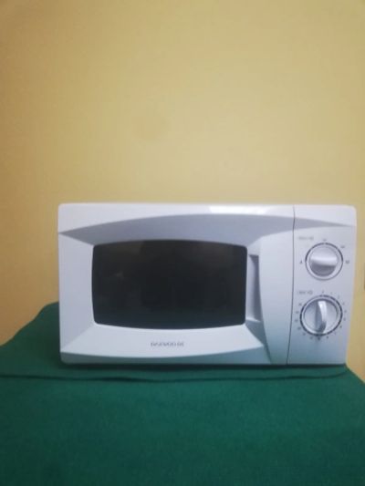 Лот: 19059857. Фото: 1. Микроволновая печь Daewoo Electronics... Микроволновки, мини-печи