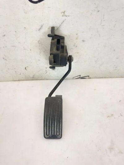 Лот: 25026210. Фото: 1. педаль газа Nissan Qashqai J10. Двигатель и элементы двигателя