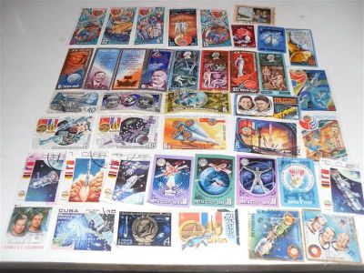 Лот: 2167973. Фото: 1. 111 марок + книжка для марок в... Марки
