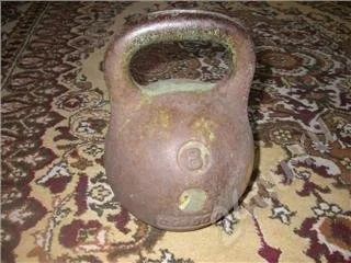 Лот: 531829. Фото: 1. Гиря - одна 16кг, вторая 32кг. Штанги, блины