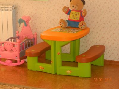 Лот: 6197463. Фото: 1. Столик c лавочками Winnie (Винни... Столики, стулья, парты