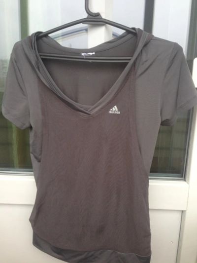 Лот: 7569889. Фото: 1. Футболка Adidas s/m. Футболки, топы и майки