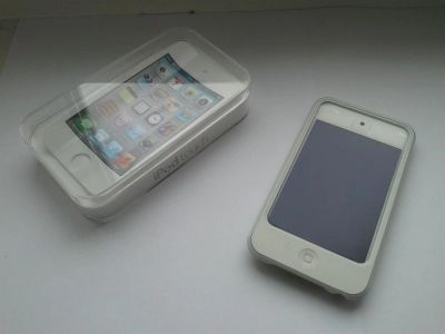 Лот: 3028096. Фото: 1. ipod touch 4 !!!. Плееры