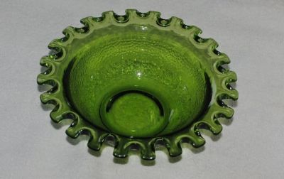 Лот: 19159632. Фото: 1. Салатник фигурный зеленое стекло... Тарелки, блюда, салатники