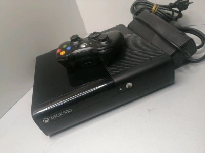 Лот: 18196800. Фото: 1. Приставка, консоль X-Box 360... Игровые приставки, консоли