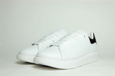 Лот: 16843667. Фото: 1. Кроссовки женские Alexander McQueen... Кеды, кроссовки, слипоны