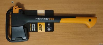 Лот: 18269711. Фото: 1. Топор Fiskars x10. Ручной инструмент