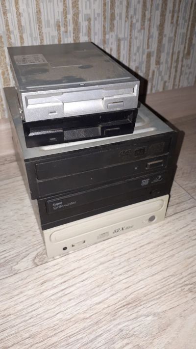 Лот: 17955018. Фото: 1. DVD - CD - FDD приводы IDE. Приводы CD, DVD, BR, FDD