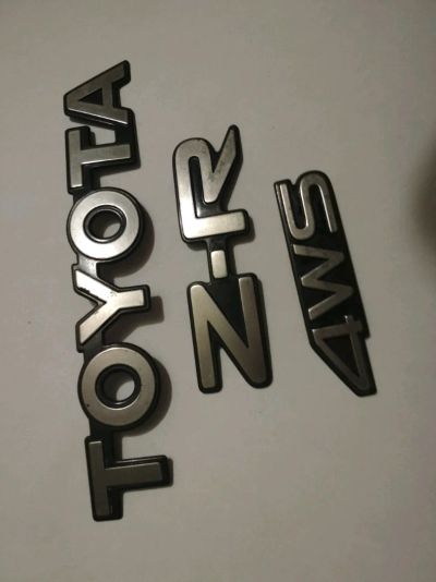 Лот: 11692566. Фото: 1. Эмблемы селика st183 celica st18... Кузов