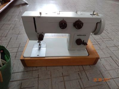 Лот: 10360559. Фото: 1. швейная машинка Чайка. Швейная, вязальная