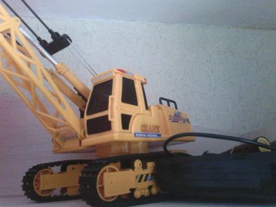 Лот: 7136360. Фото: 1. Экскаватор на батарейках. Машины и техника