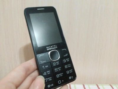 Лот: 11929295. Фото: 1. Alcatel one touch, алкатель модель... Кнопочные мобильные телефоны