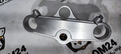 Лот: 23319017. Фото: 1. Траверса верхняя Suzuki SV 400. Запчасти