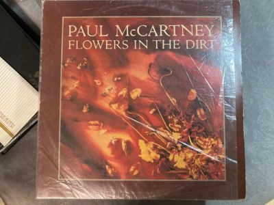 Лот: 22141473. Фото: 1. Psul McCartney (Flowers In The... Аудиозаписи