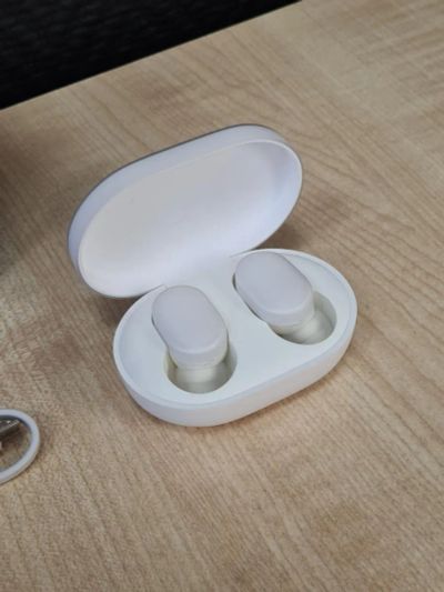 Лот: 19269741. Фото: 1. Xiaomi Mi True Wireless Earbuds. Наушники, гарнитуры