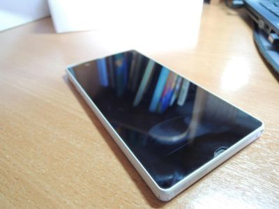 Лот: 7596427. Фото: 1. Sony Xperia Z C6603( полный комлект-коробка... Смартфоны