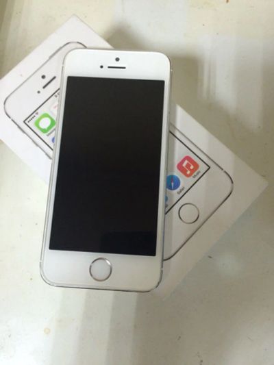 Лот: 5527555. Фото: 1. Продам iphone 5s 16gb white 16... Смартфоны