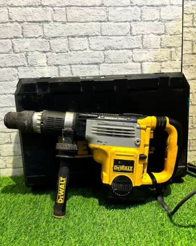 Лот: 21248785. Фото: 1. Перфоратор отбойник dewalt D25762K. Электроинструмент