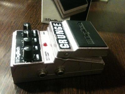 Лот: 4998458. Фото: 1. DigiTech Grunge Distortion. Гитарные эффекты и комбоусилители