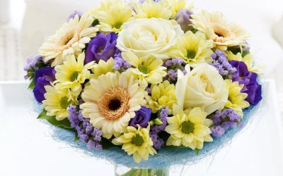Лот: 6704701. Фото: 1. Фирменный букет от Радуги Цветов... Свежие цветы