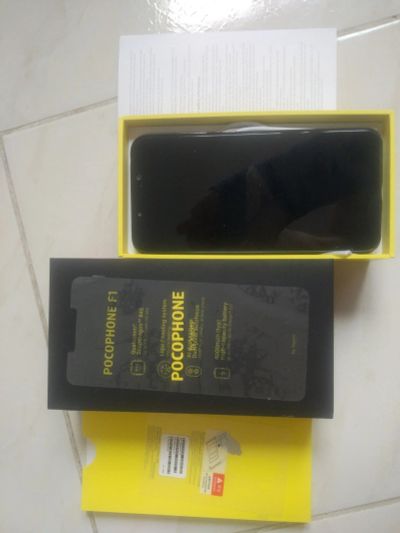 Лот: 13441316. Фото: 1. Продам pocophone на 128 гб. Смартфоны
