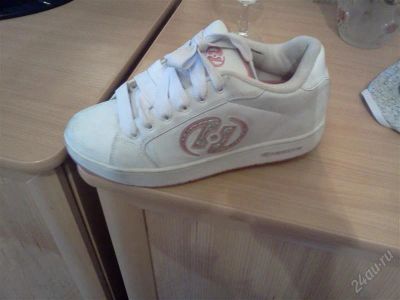 Лот: 2245380. Фото: 1. кросовки Heelys. Другое (женская обувь)