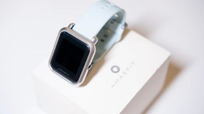 Лот: 18624495. Фото: 1. Умные часы Amazfit Bip S черные. Смарт-часы, фитнес-браслеты, аксессуары