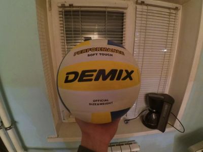 Лот: 8364433. Фото: 1. Волейбольный мяч Demix Новый. Мячи, ракетки, шайбы, клюшки