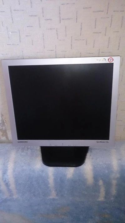 Лот: 4636873. Фото: 1. Samsung SyncMaster 710V. ЭЛТ-мониторы