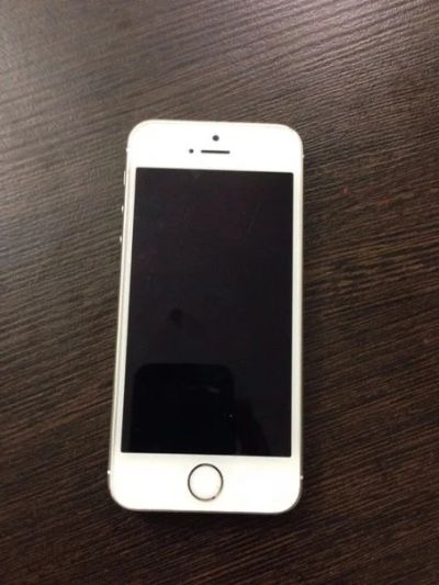 Лот: 6806628. Фото: 1. Apple iPhone 5S 32Gb Gold КОМПлЕКТ... Смартфоны
