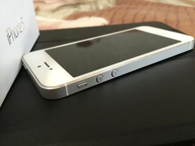 Лот: 5202247. Фото: 1. iPhone 5 white в идеальном состоянии. Смартфоны