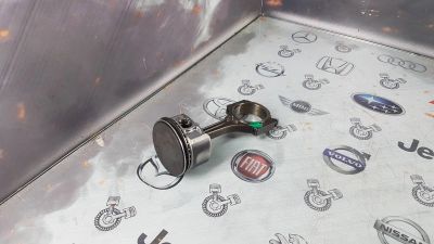 Лот: 23588400. Фото: 1. Шатун Chrysler 300C EER 05018627AC. Двигатель и элементы двигателя