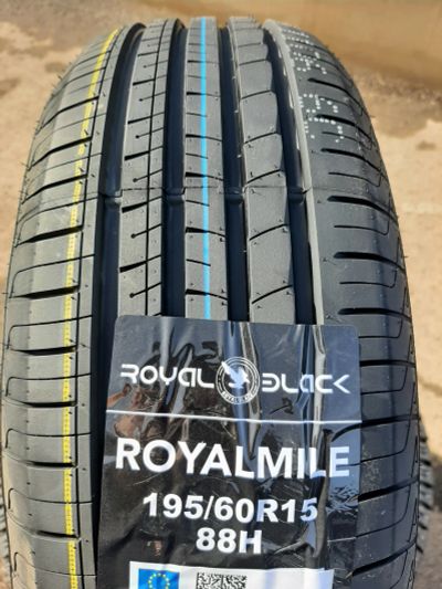 Лот: 25551674. Фото: 1. 195/60 R15 88H Royal Black Mile... Шины