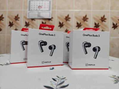 Лот: 20739219. Фото: 1. NEW OnePlus Buds 3, Новые, черные... Наушники, гарнитуры