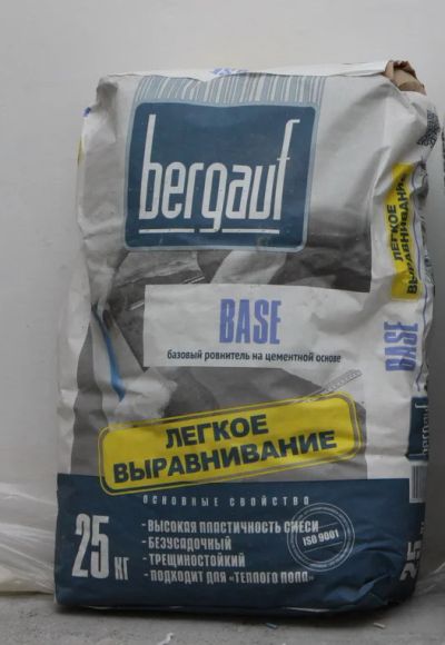 Лот: 7594592. Фото: 1. Ровнитель для пола Bergauf Base. Смеси, шпатлевки, цемент