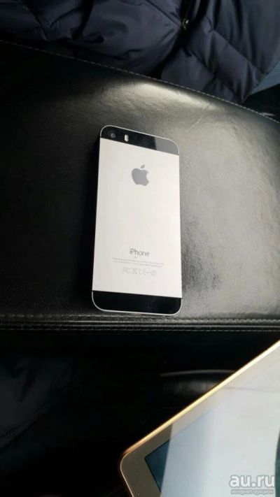 Лот: 9428357. Фото: 1. iPhone 5s 32gb space gray. Смартфоны