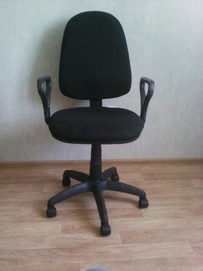 Лот: 9279866. Фото: 1. Компьютерное кресло/стул черное. Стулья и кресла офисные