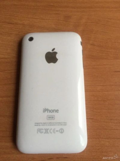 Лот: 4267367. Фото: 1. iphone 3gs white 16 gb. Смартфоны