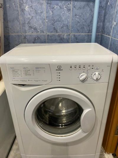 Лот: 17568026. Фото: 1. Indesit WISL82. Стиральные машины